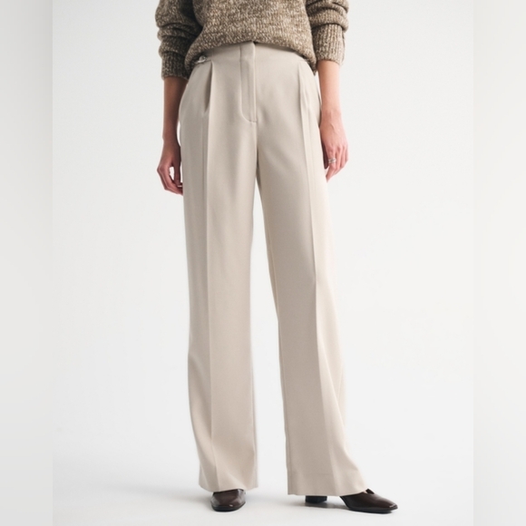 Abercrombie & Fitch Sloane Tailored Wide Leg Pant - Picture 2 of 4